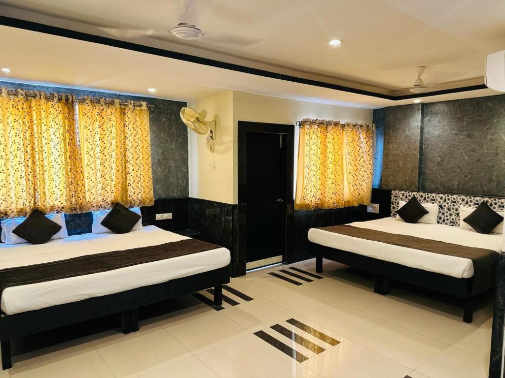 Nakshatra Hotel Banswara ภายนอก รูปภาพ