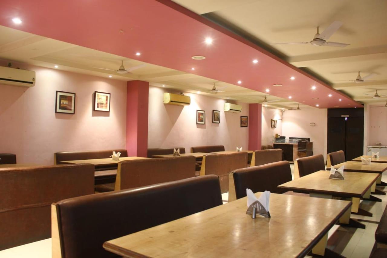 Nakshatra Hotel Banswara ภายนอก รูปภาพ