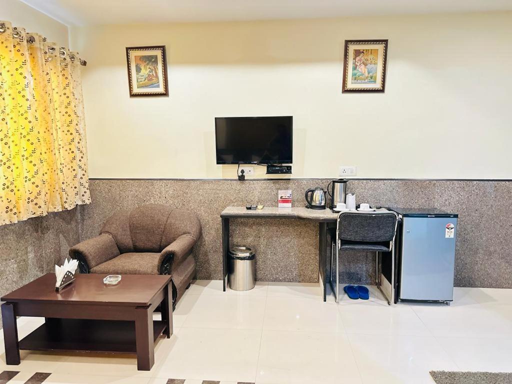 Nakshatra Hotel Banswara ภายนอก รูปภาพ