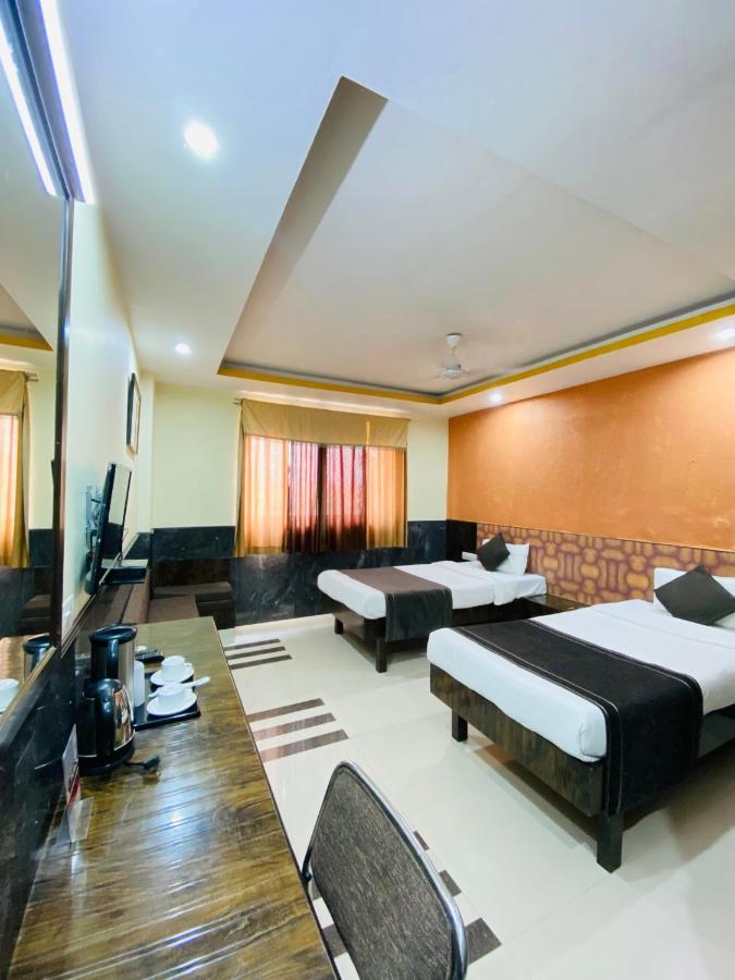 Nakshatra Hotel Banswara ภายนอก รูปภาพ