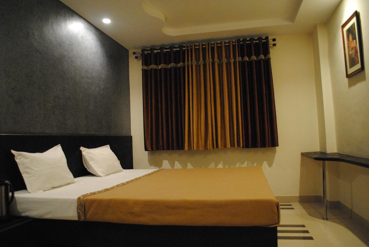 Nakshatra Hotel Banswara ภายนอก รูปภาพ