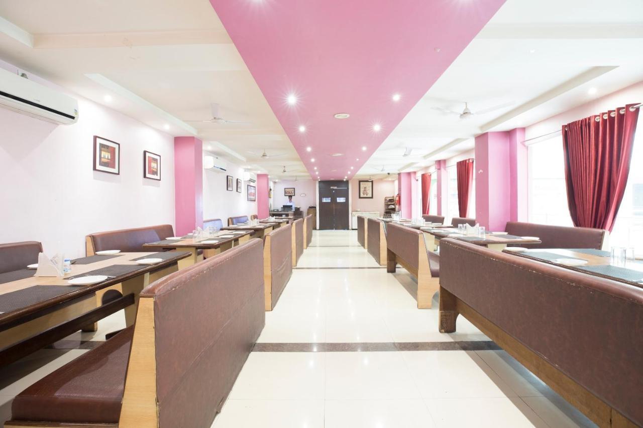 Nakshatra Hotel Banswara ภายนอก รูปภาพ
